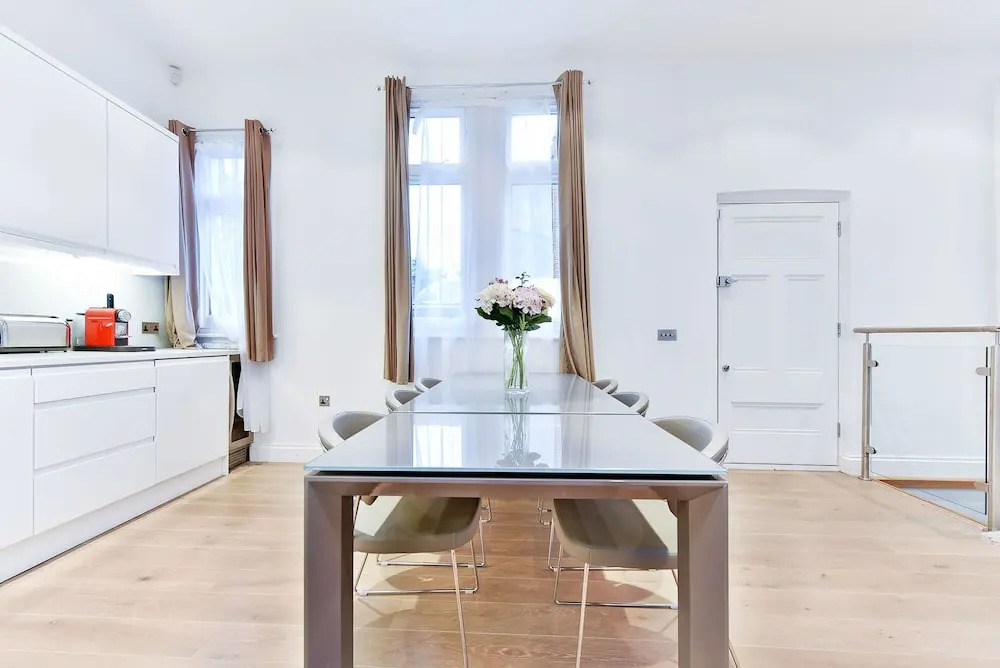 NEW Sleek and Smart 2BD Flat in Fulham/Chelsea