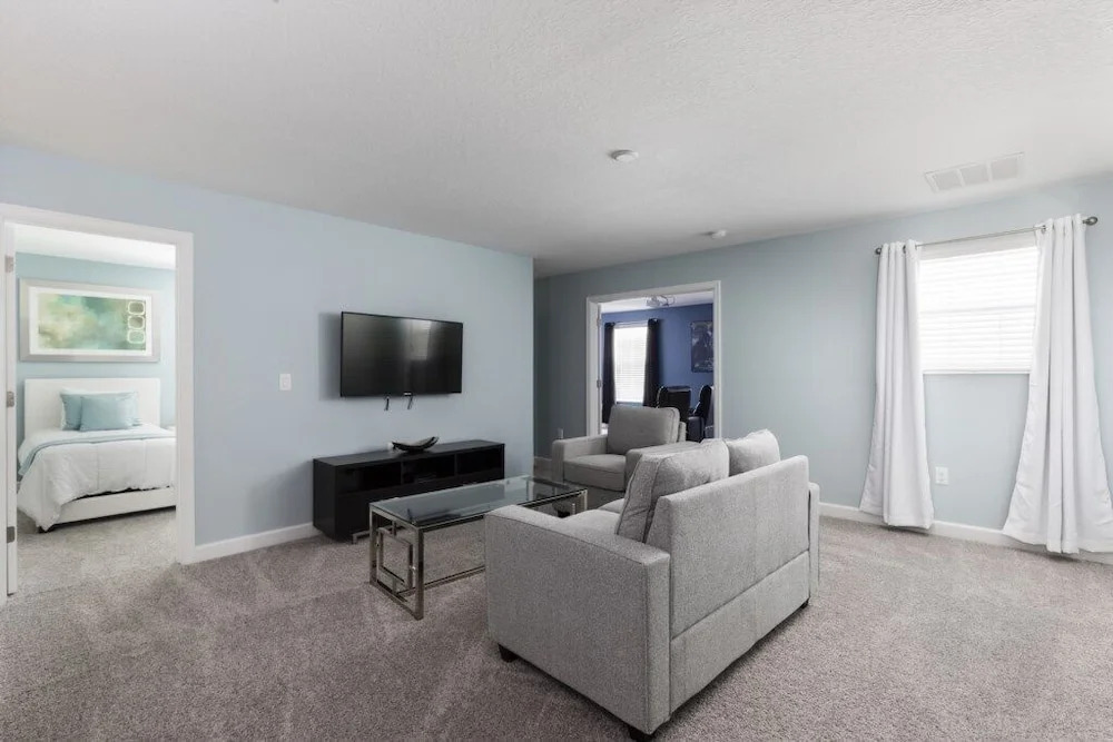 Champions Gate 1586 - Eight Bedroom Pool Home
