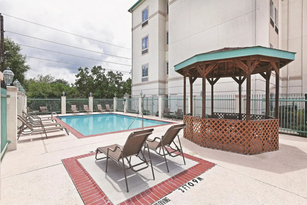 Palacio Royale Inn Signature Katy