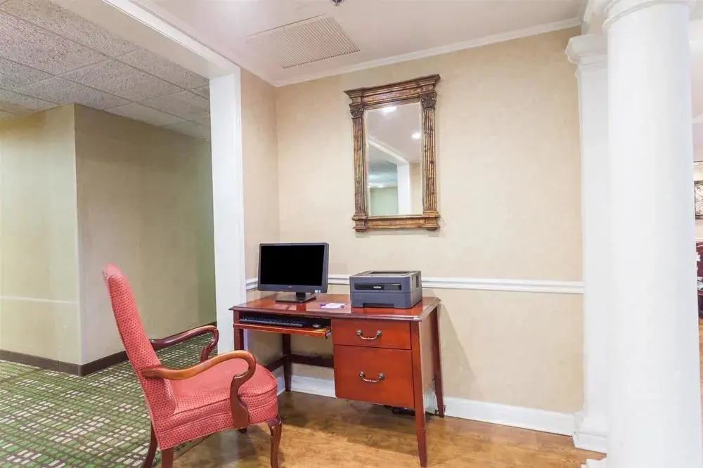 Baymont Inn & Suites Columbia Maury