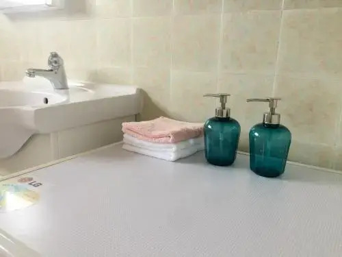 Convenient, Bright and Affordable 2 Bedroom Unit