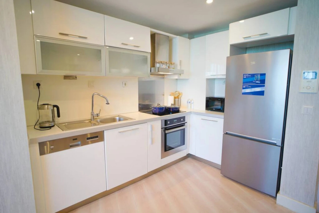 1-B Luxury Apt near Mall of IST