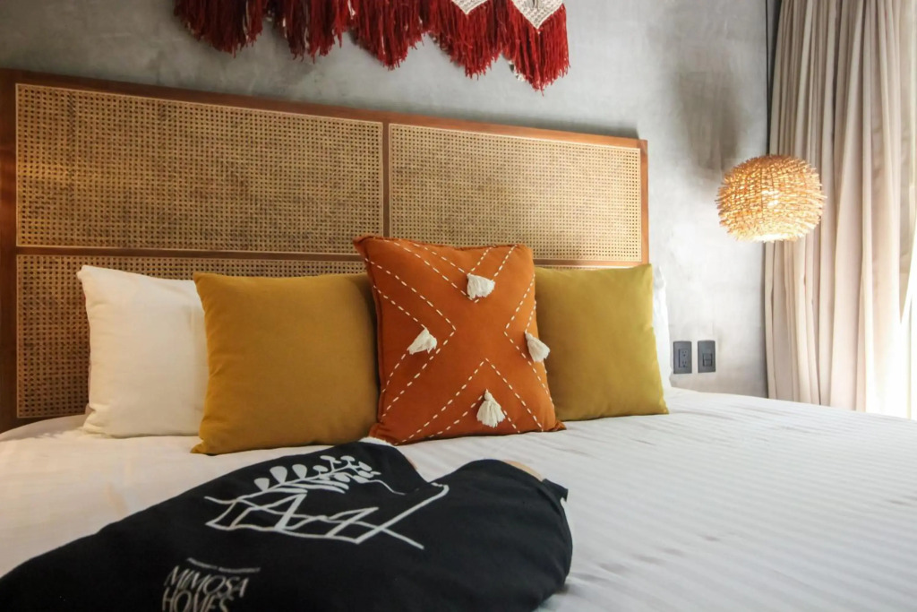 Prime Location Chic Studio in Art Walk Community