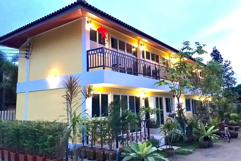 Baan Chang Residence