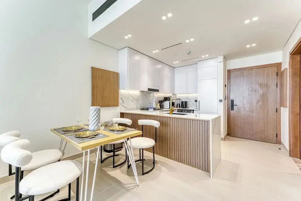 PVH - Vibrant 1BR in Binghatti Amber