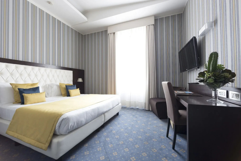 Hotel Naples