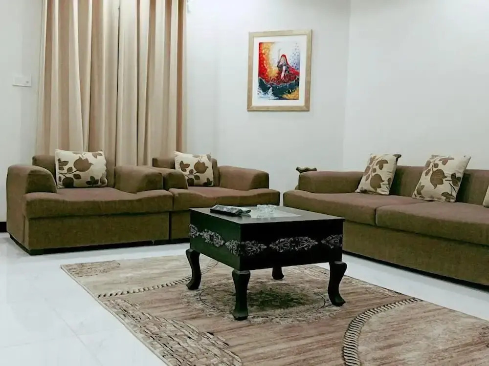 Greenleaf Suites
