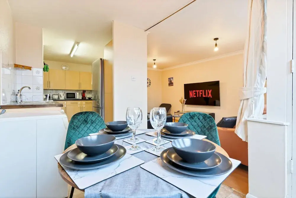 Kensington 3 Bedroom Flat Close2subway
