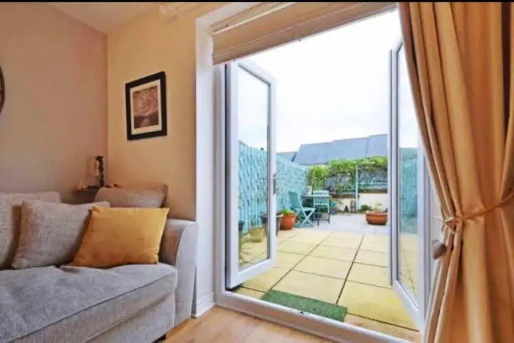 Sunny family 5-sleeper near Newquay’s top beaches
