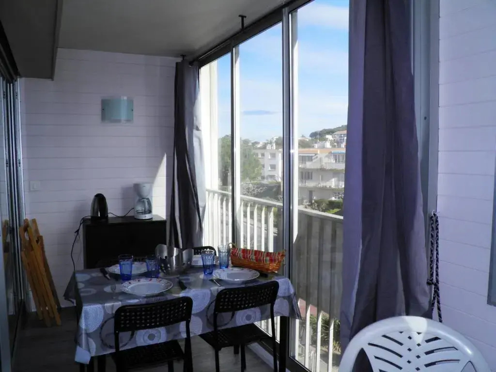 Appartement Sète, 1 Pièce, 4 Personnes - Fr-1-338-11