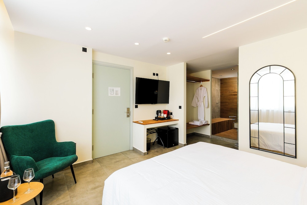 Aether Athens Urban Hotel