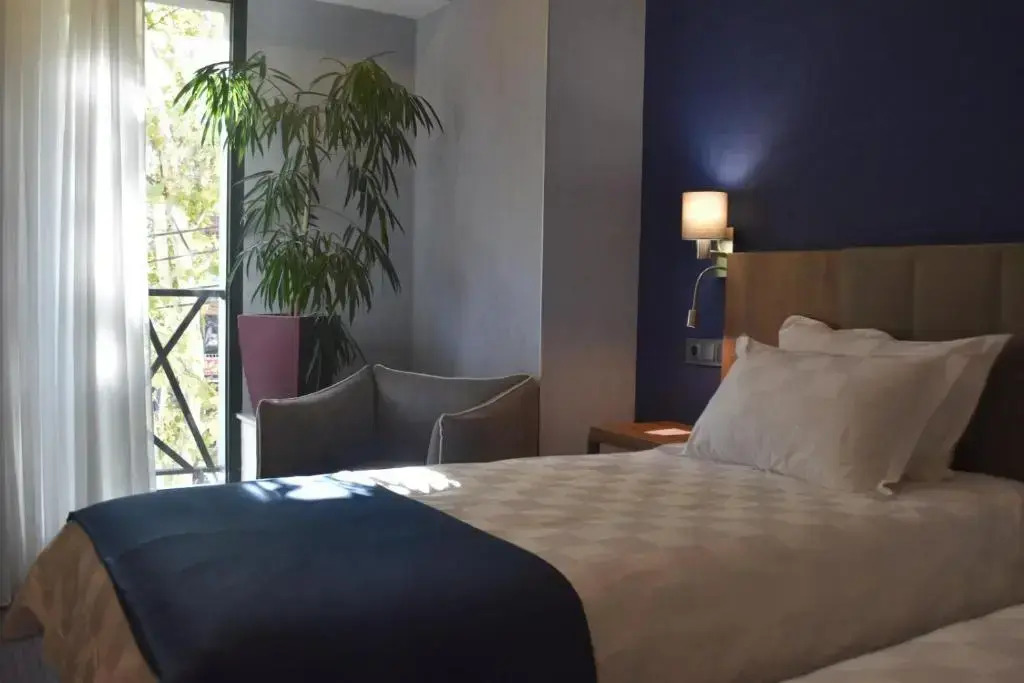 Avenue Hotel