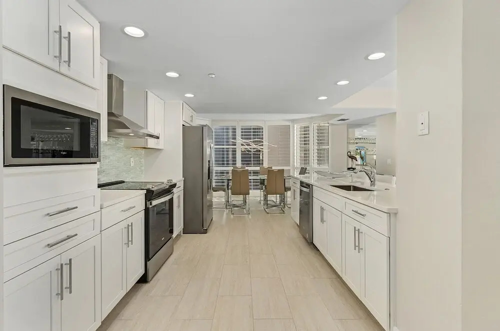 50 Shades Of White - Gullwing #805 - 6620 Estero Blvd 3 Bedroom Condo by RedAwning