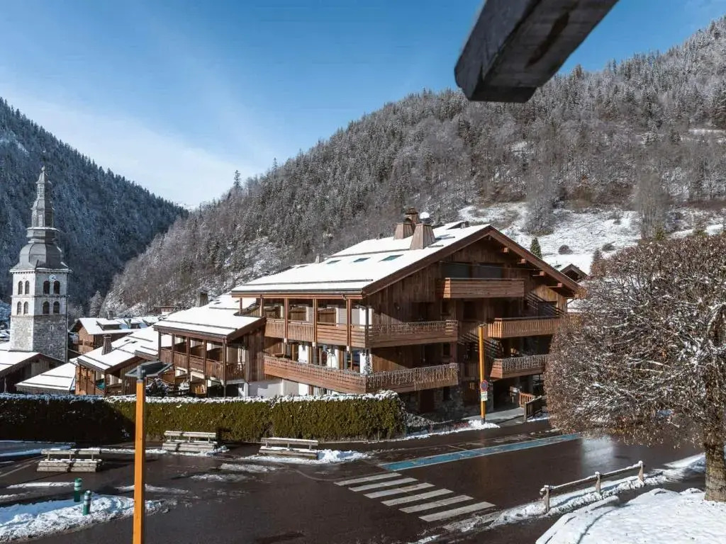 Appart 3★, 6 pers, terr. sud, centre La Clusaz, à 50m pistes, animaux admis - FR-1-304-190