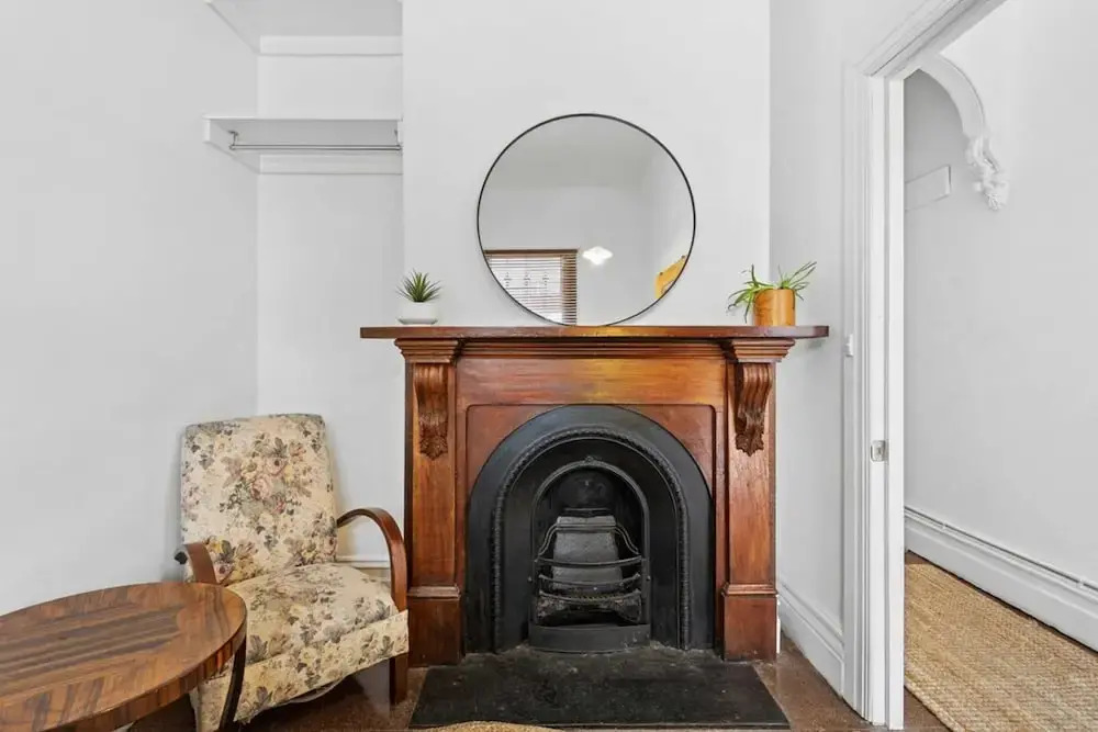 Charming 2-bed Town House Near Market