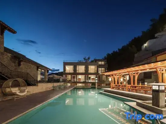 Lezhi Yunshen Resort