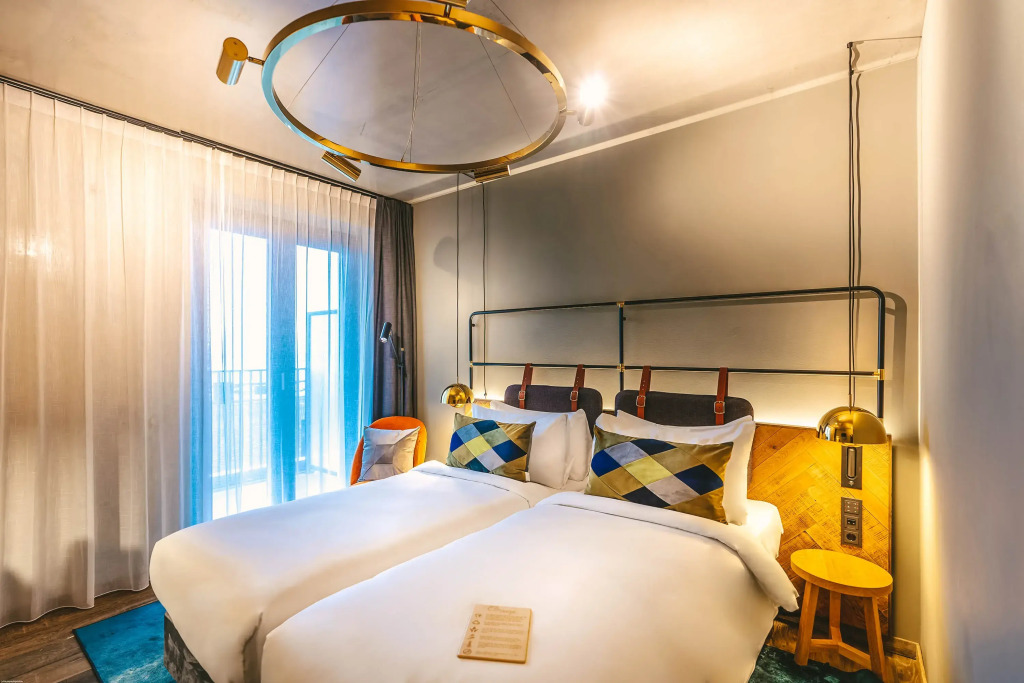 Four Elements Hotel