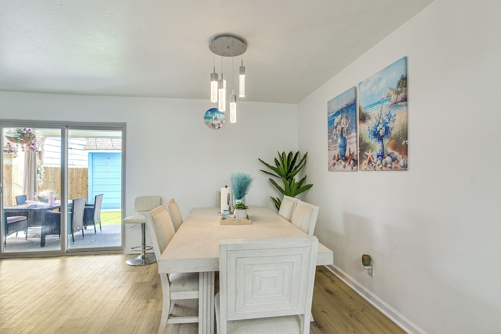 1/2 Mi to Sylvan Beach Park! Chic Townhome w/ Yard