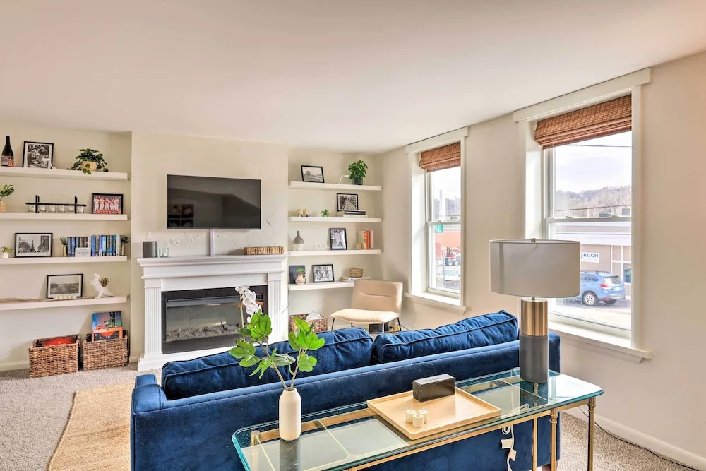 Cincinnati Vacation Rental: 6 Mi to Downtown!