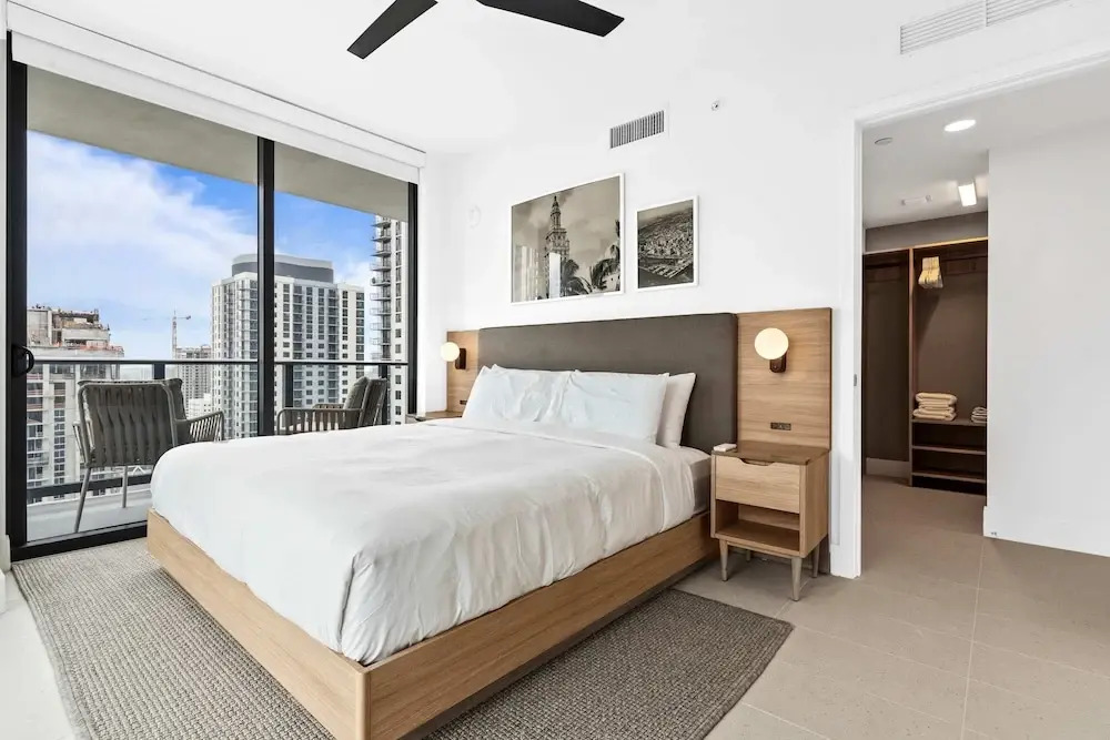 Bayside Breeze Downtown Luxury Tower Pool Gym