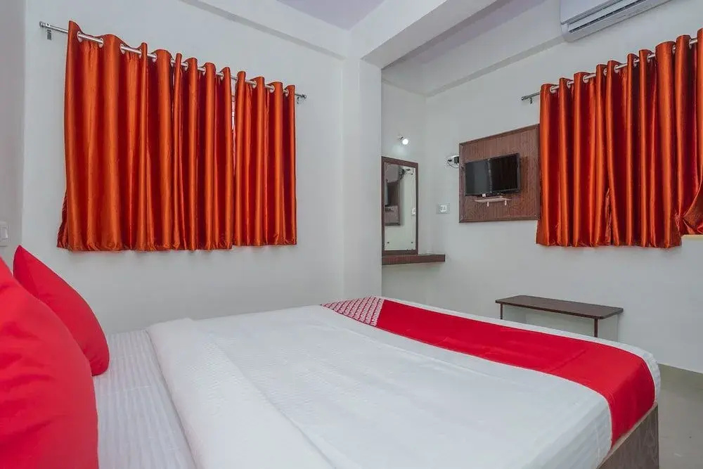 Oyo 30686 G K Residency