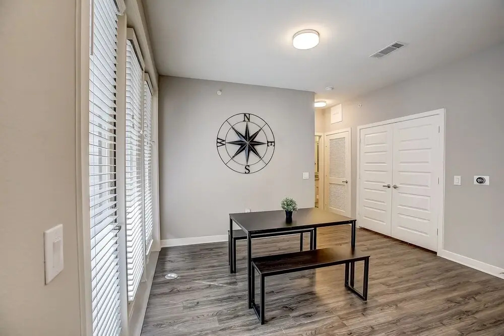 FRONTDESK Five Two At Highland Apts Downtown Austin
