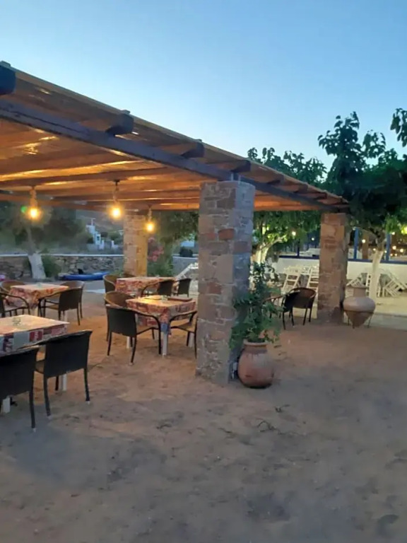 Isalos Rooms On The Beach