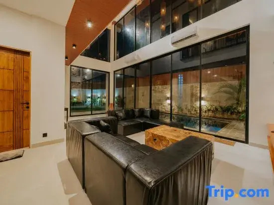 Villa Panda Pandawa - 3 Bedroom Villa with High Ceilings near Pandawa Beach