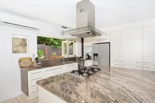 11 Dalmor Court
