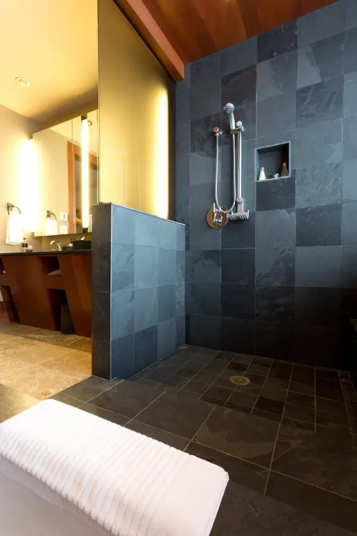 Aman Springs - Four Bedroom Home