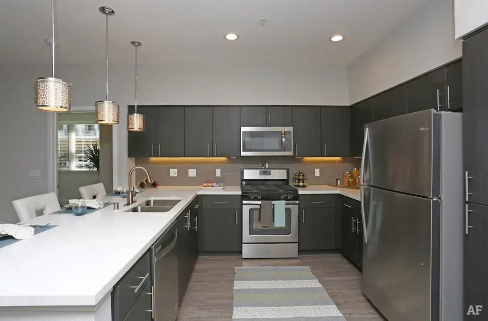Luxury Condos at Anton Menlo w Pool & Amenities