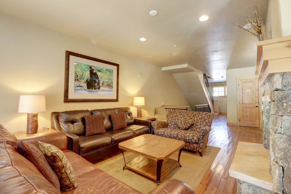 Mountain Chalet Right Next To The Lift - 39B by RedAwning