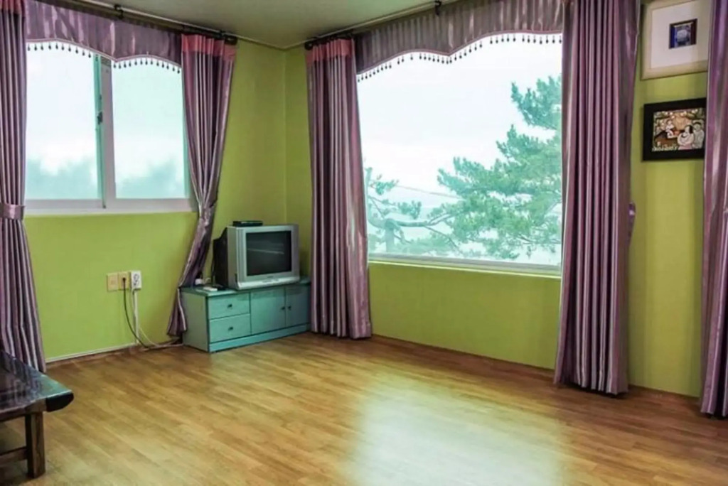 Yeosu Hayanjeongwon Pension
