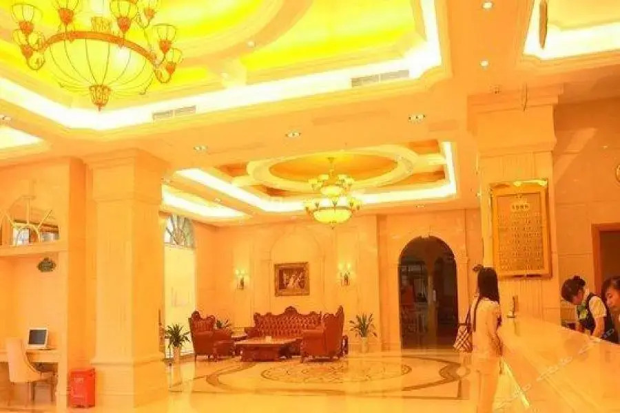 Vienna Hotel (Shenzhen Henggang & Tangkeng Metro Station)