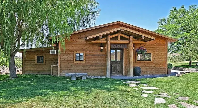 Thousand Springs Winery Bed and Breakfast