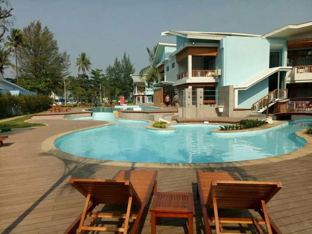 Azura Beach Resort