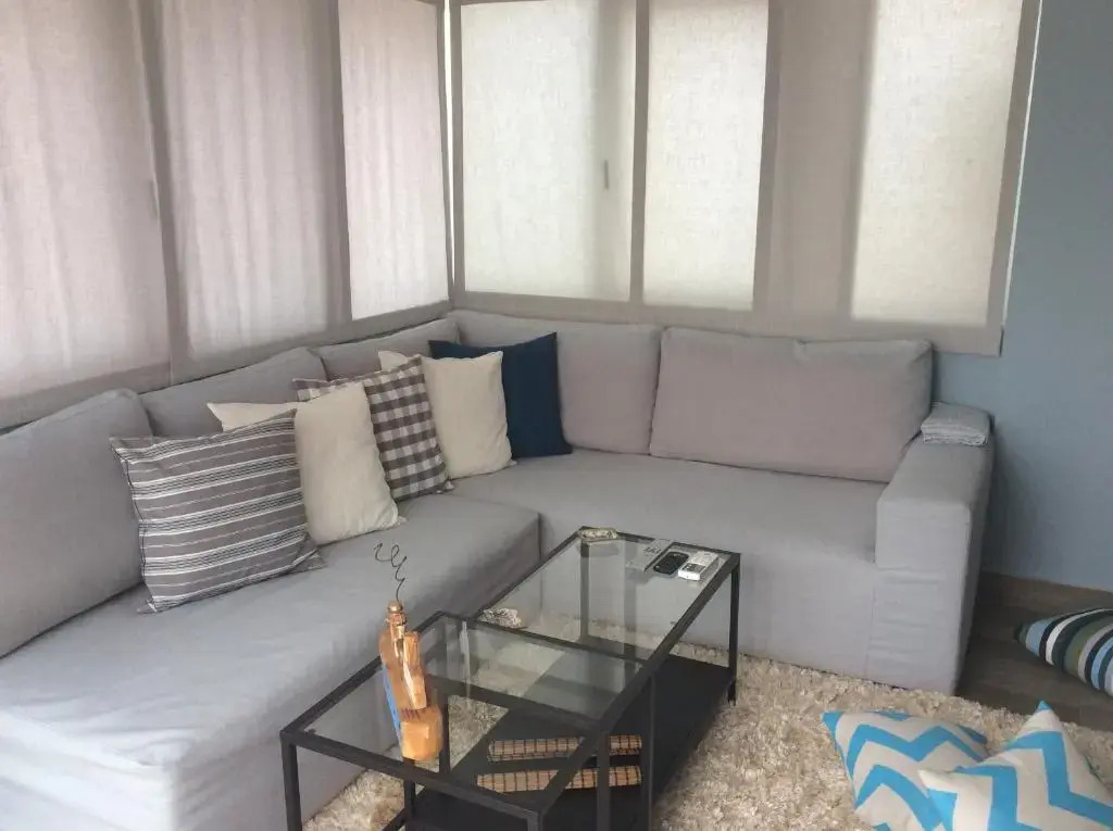 Piraeus Apartment with Endless View