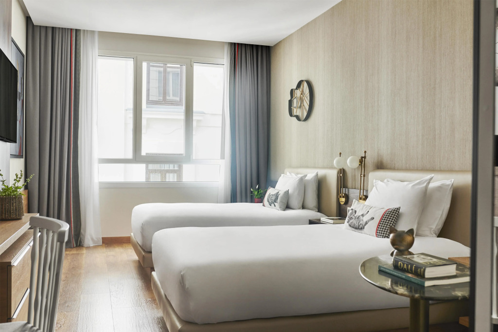 Отель Hyatt Centric Gran Via Madrid