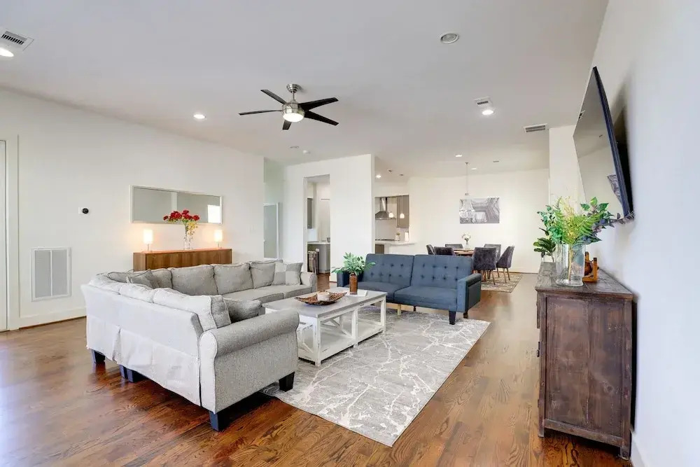 3-story Home Near NRG Stadium, Museums & Nightlife