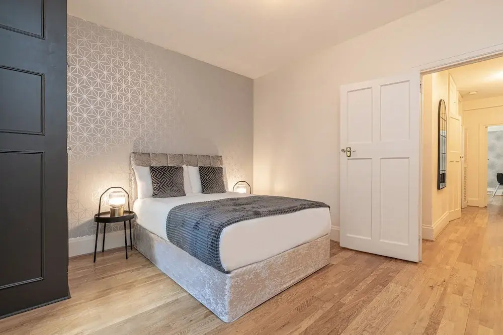 Charming 2 Bedroom Flat in Kensington High Street