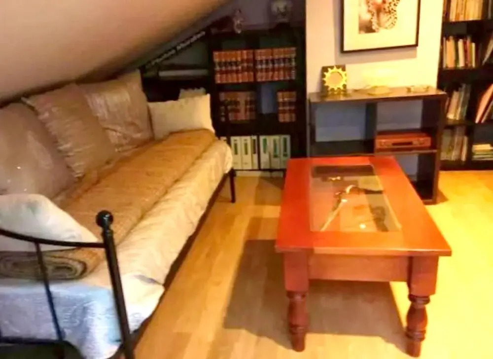 House With 5 Bedrooms in Dos Hermanas, With Pool Access, Enclosed Gard