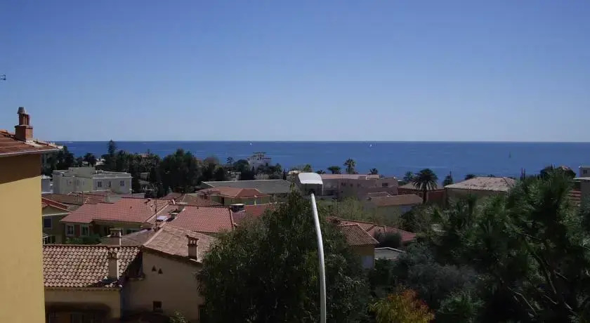 studio blue sea view