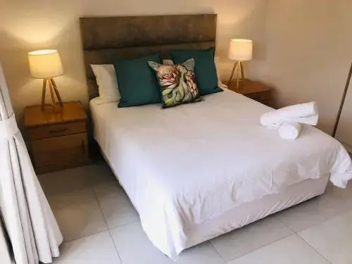 22 Kyalanga Beachfront Apartment