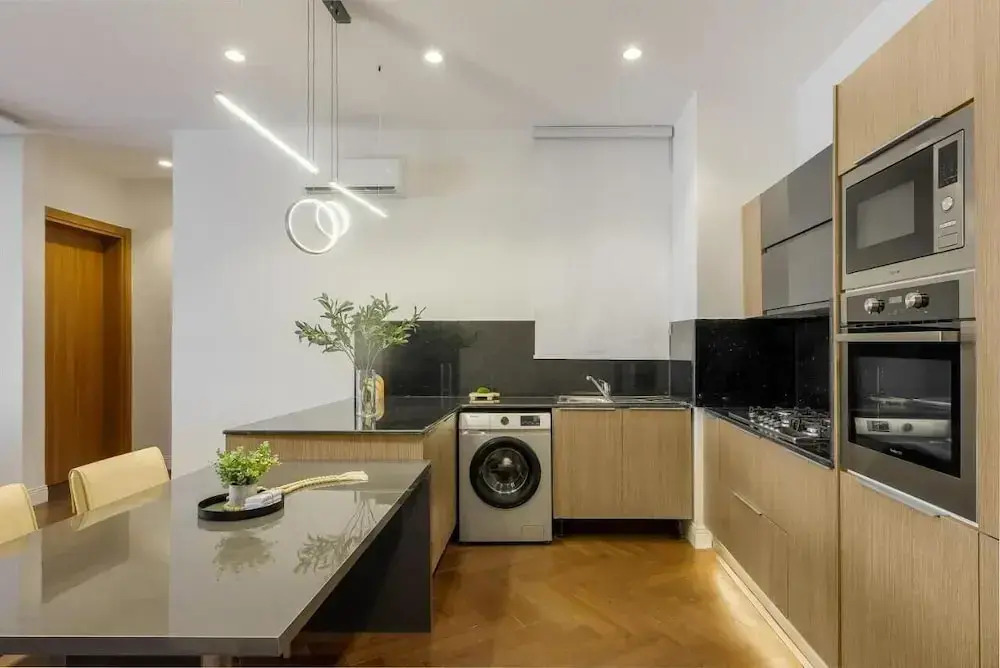 Four-Two Africa Lane Luxury Apartment