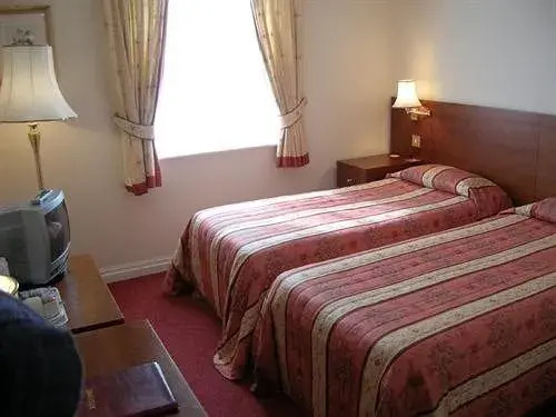 The Emmbrook Inn Hotel