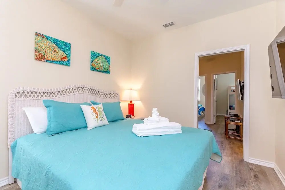 Oceanview End Unit Townhome by RedAwning