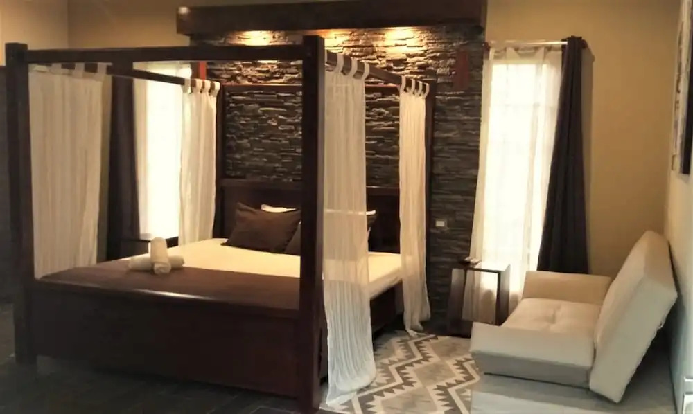 Tropical Suites & Villas