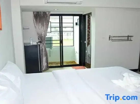 Soi 4 Service Residence