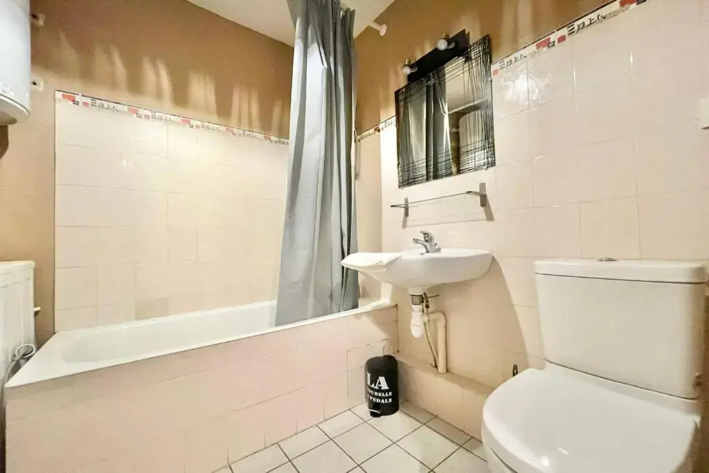 Apartment for 4 person 3min walk to GEMTramGare #C1
