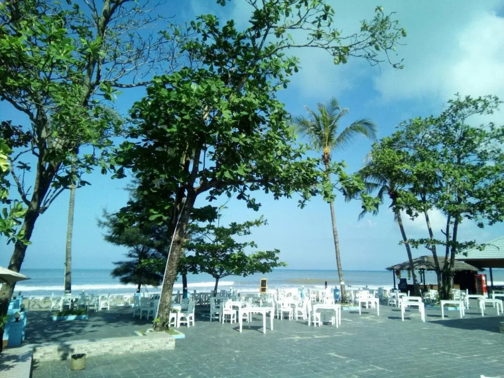 Azura Beach Resort